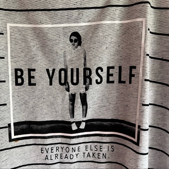 JUST BE YOURSELF TOP - ELLISON - Picture 3 of 7